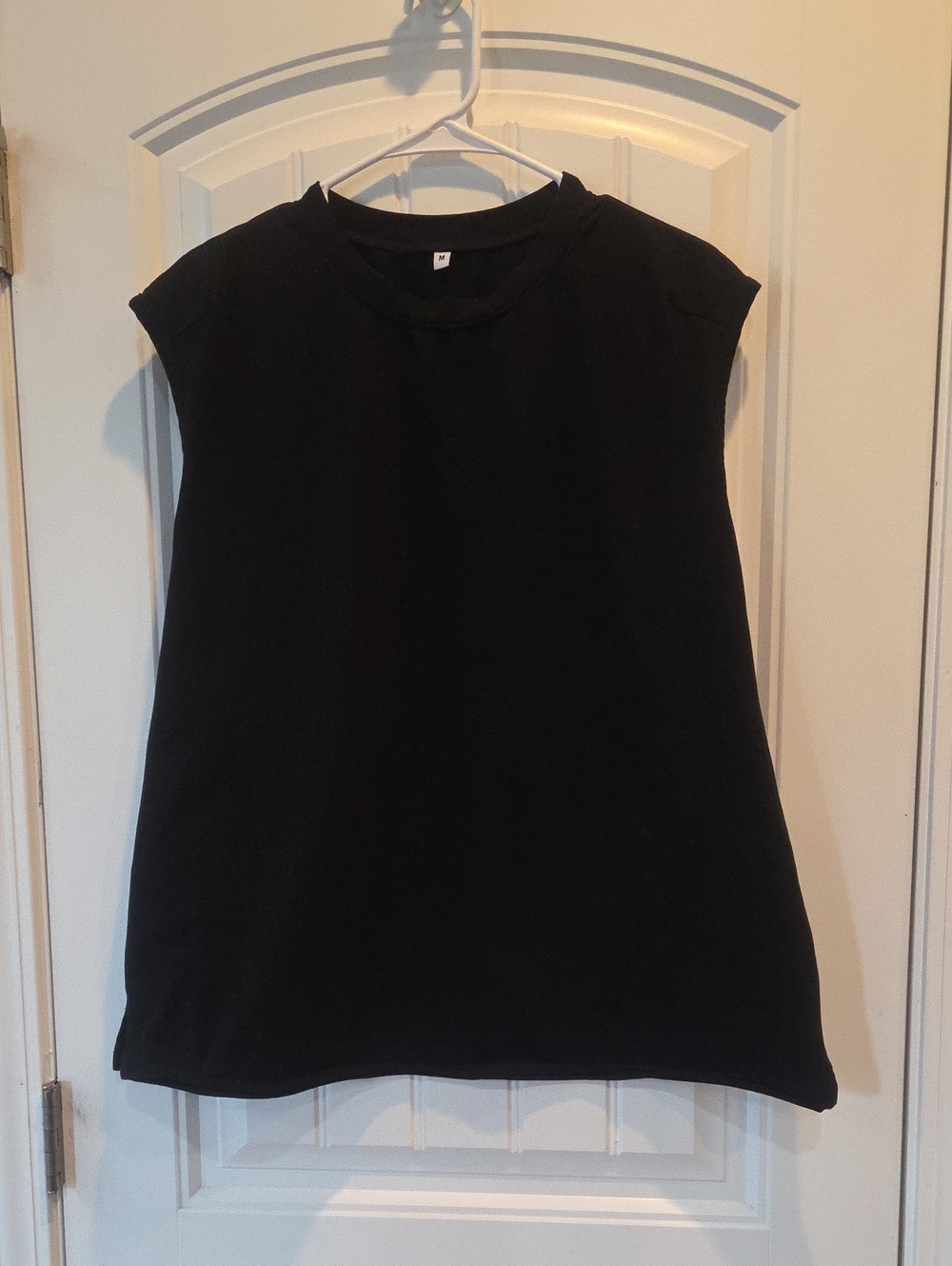 Classic Black Sleeveless Women's Tunic Tank With Pockets
